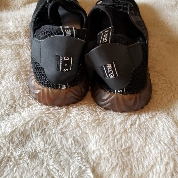 Indestructible Shoe - Picture 2 of 7